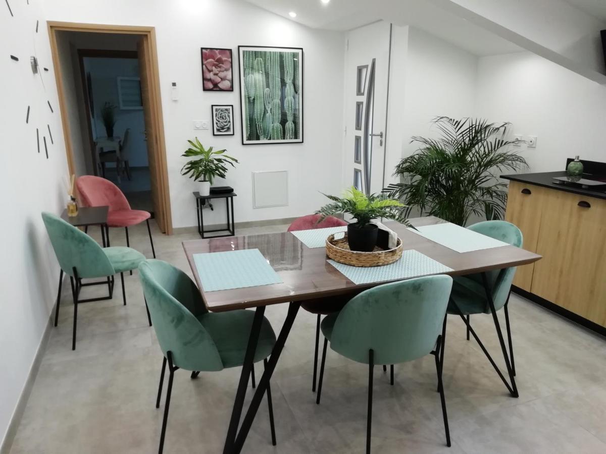Les Chambres Du Saunier 萨林德吉罗 外观 照片